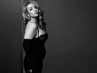 Show real NylaVoss